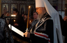 Митрополит Василий совершил великое повечерие в Свято-Вознесенском храме поселка Пашковского