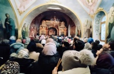 Тысячи верующих пришли помолиться в Киево-Печерскую лавру в последний день ультиматума украинских властей канонической Церкви