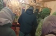 Сторонники раскольнической ПЦУ захватили на Украине сразу два храма канонической Церкви
