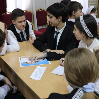 В Русской Православной школе состоялась интеллектуальная игра «Свет Истины»