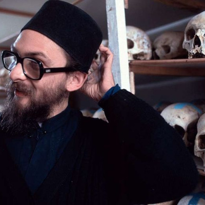 B могилу на три года