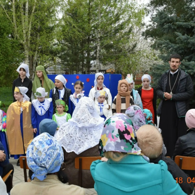 На территории Свято-Успенского храма г. Славянска-на-Кубани организована пасхальная встреча для особенных детей из центра "Росток Надежды"
