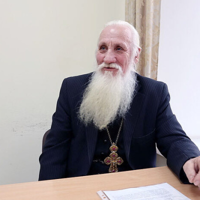 Пять тонн железа на храм и другие истории. Протоиерей Василий Зубрицкий о церковном возрождении 1990-х