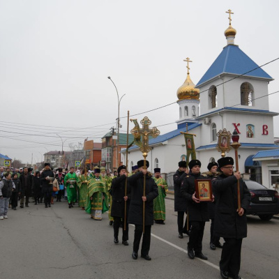 Епископ Новороссийский и Геленджикский Сергий совершил Божественную литургию в Александро-Невском храме г. Темрюка по случаю престольного праздника