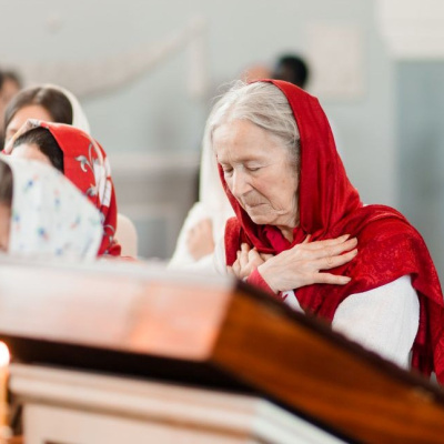 Можно ли подавать в Церкви записки за себя?