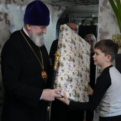 Епископ Новороссийский и Геленджикский Сергий лично вручил новогодние подарки детям из особых семей города Новороссийска