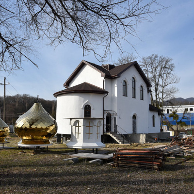 НОВОРОССИЙСКИЙ АРХИПАСТЫРЬ СОВЕРШИЛ ОСВЯЩЕНИЕ КРЕСТОВ, КУПОЛОВ