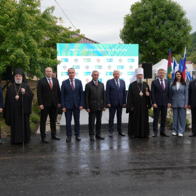 Митрополит Василий и епископ Сергий приняли участие в мероприятии, посвященном пуску газа к храму Смоленской иконы Божией Матери «Одигитрия»