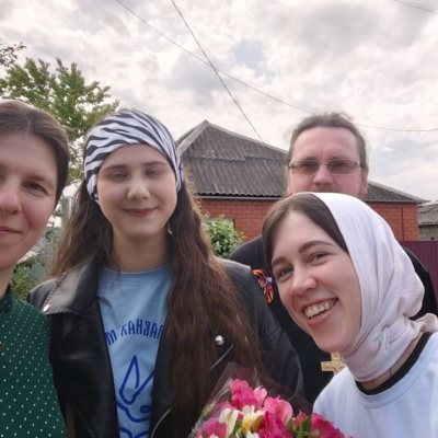 Православная молодежь города Славняск-на-Кубани поздравила тружеников тыла с 80-летием Великой Победы