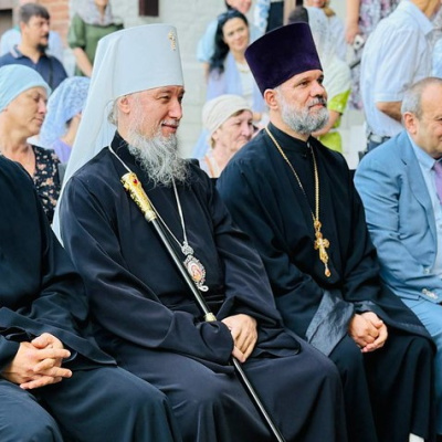 В День знаний митрополит Василий поздравил учащих и учащихся семейного центра «Зерно веры»