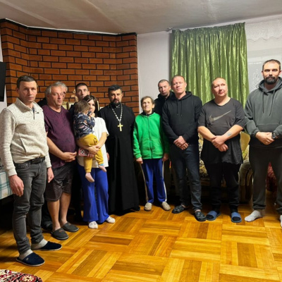 Иерей Андрей Овчинкин посетил центр помощи людям, попавшим в трудную жизненную ситуацию