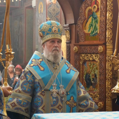 В канун праздника Рождества Пресвятой Богородицы епископ Сергий совершил всенощное бдение в Свято-Успенском кафедральном соборе Новороссийска