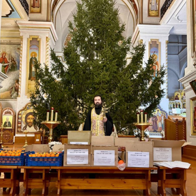 Иерей Павел Максимец освятил гуманитарную помощь для военнослужащих