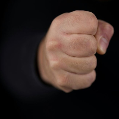 Муж бьет. Терпеть — угодно Богу?