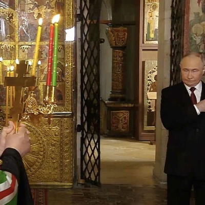 Предстоятель Русской Церкви совершил благодарственный молебен по случаю вступления в должность Президента России Владимира Путина