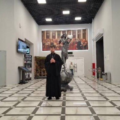 Иерей Вячеслав Куприенко принял участие в открытии выставки «Весна 45-го. Эхо Победы»
