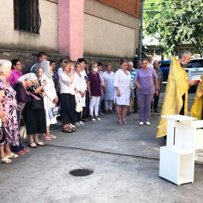 Священнослужители совершили молебен о больных онкологическими заболеваниями в онкологическом диспансере города Новороссийска