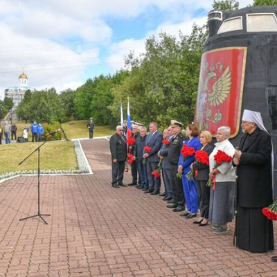 В Мурманской митрополии молитвенно почтили память погибших моряков подлодки «Курск»