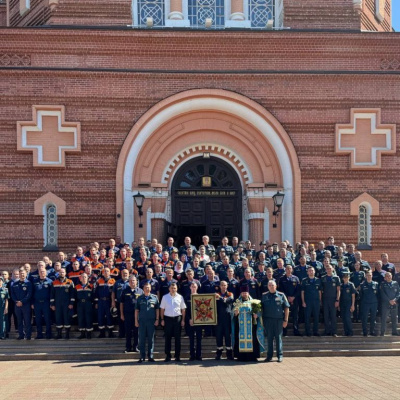 В Свято-Екатерининском кафедральном соборе прошел благодарственный молебен с участием сотрудников МЧС