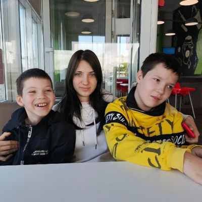 Дарите подарки тем, кому тяжелее!