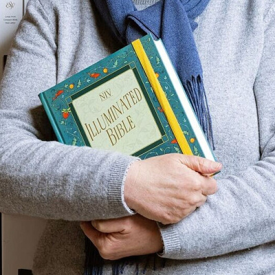 Почему на Западе скупают Писание, но пустеют храмы?