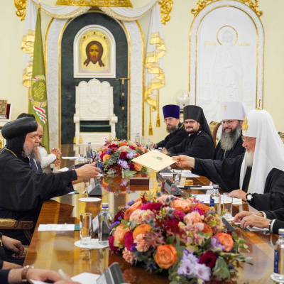 Патриарх Кирилл поблагодарил Коптскую Церковь за то, что русским людям есть где помолиться в Каире и Хургаде