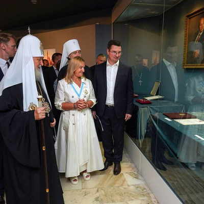 Святейший Патриарх Кирилл посетил церемонию открытия выставки, посвященной 25-летию великого освящения Храма Христа Спасителя