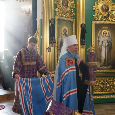 Митрополит Василий совершил Божественную литургию в храме святой блаженной Матроны Московской города Краснодара