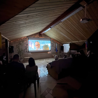 На территории Свято-Серафимовского храма города Анапы состоялся закрытый показ фильма "Чудеса в рабочем порядке"