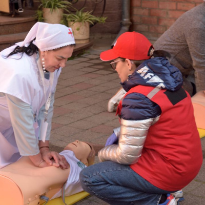 В Краснодаре прошел обучающий семинар по оказанию первой помощи и паллиативному уходу для сестер милосердия