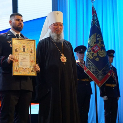 Митрополит Василий поздравил полицейских на торжественном мероприятии, посвященном их профессиональному празднику