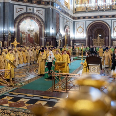 Руководитель отдела образования протоиерей Сергий Лукин принял молитвенное участие в божественной литургии в храме Христа Спасителя в Москве