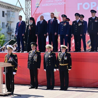 Епископ Новороссийский и Геленджикский Сергий принял участие в военном параде в честь 81-летия Победы в Великой Отечественной войне 