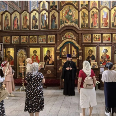 В храме прп. Сергия Радонежского прошла экскурсия для беженцеа из зоны боевых действий