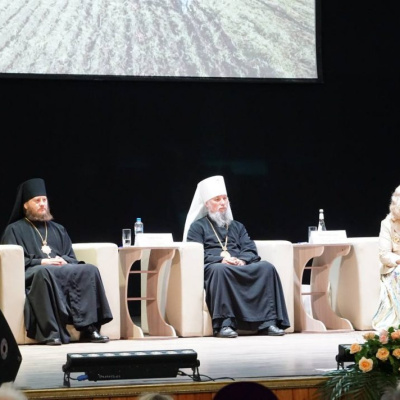 Митрополит Василий принял участие в пленарном заседании церковно-общественного форума «За Веру и Отечество» в г. Тимашевске