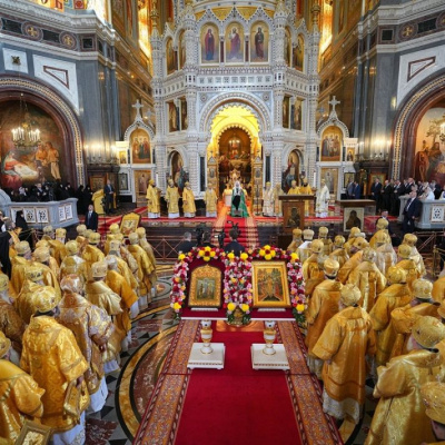Митрополит Екатеринодарский и Кубанский Василий сослужил Святейшему Патриарху в Храме Христа Спасителя
