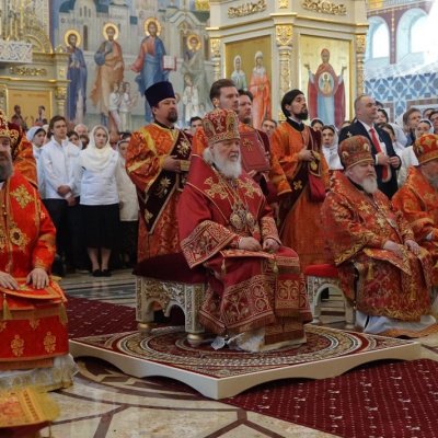 Святейший Патриарх Кирилл совершил чин великого освящения и Божественную литургию в храме Рождества Христова станицы Динской