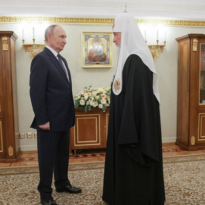 Президент России Владимир Путин поздравил Святейшего Патриарха Кирилла с днем рождения