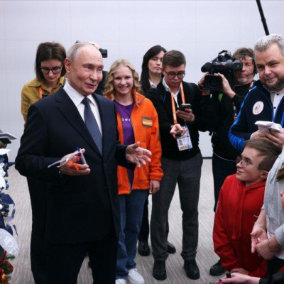 Главврач больницы святителя Алексия Алексей Заров рассказал Владимиру Путину о церковной медпомощи в зоне конфликта