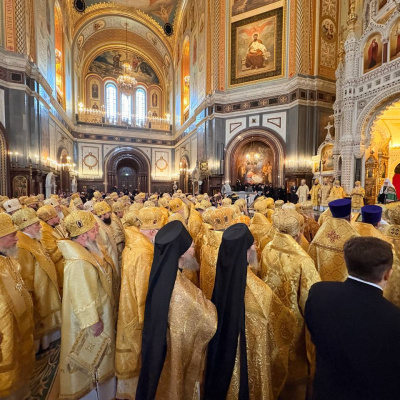 В 17-ю годовщину интронизации Святейшего Патриарха Кирилла епископ Сергий сослужил его святейшеству за Божественной литургией в храме Христа Спасителя