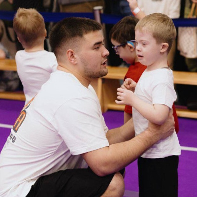 Как спортсмен дядя Рома начал заниматься с особыми детьми и стал христианином