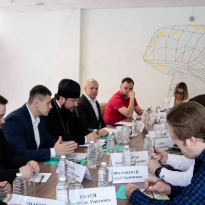 Протоиерей Димитрий Руднев принял участие в заседании молодежного совета