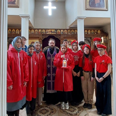 В храме Иоанна Крестителя состоялась передача Свечи памяти в рамках эстафеты «От храма к храму, от сердца к сердцу»