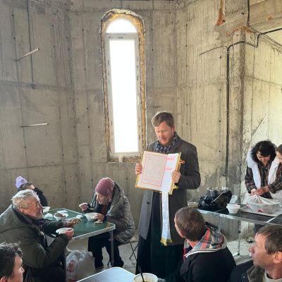 Приход Свято-Пантелеимоновского храма города Новороссийска оказал очередную продуктовую помощь нуждающимся людям