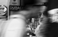 «От этого старика прохожие шарахались. Но мои дети сказали, что он непростой» — история о странном человеке, которого не могу забыть