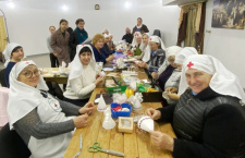 В Троицком храме состоялся мастер-класс по изготовлению елочных игрушек