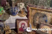 Российские военные передали РПЦ найденные в схроне церковные ценности
