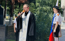 Священник принял участие в открытии памятника воинам-выпускникам школы № 2 станицы Динской