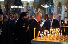 Владимир Путин посетил Морской собор в Кронштадте