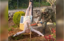 Поругание статуи Христа израильским военным вызвало боль и потрясение у множества верующих, заявили в Церкви